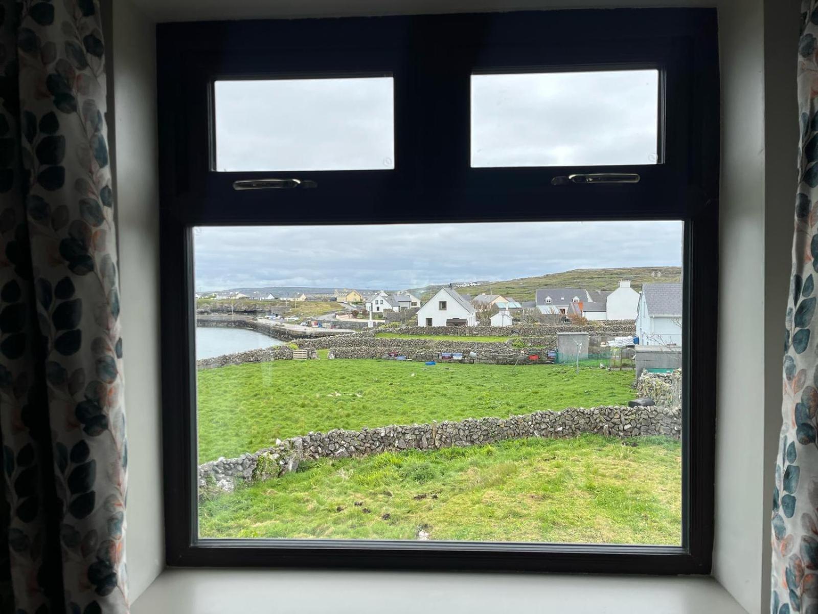 Tigh Fitz Apartments - Inis Mor, Aran Island Exteriér fotografie